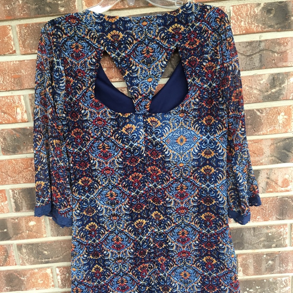 Patterned Dress - Picture 4 of 6